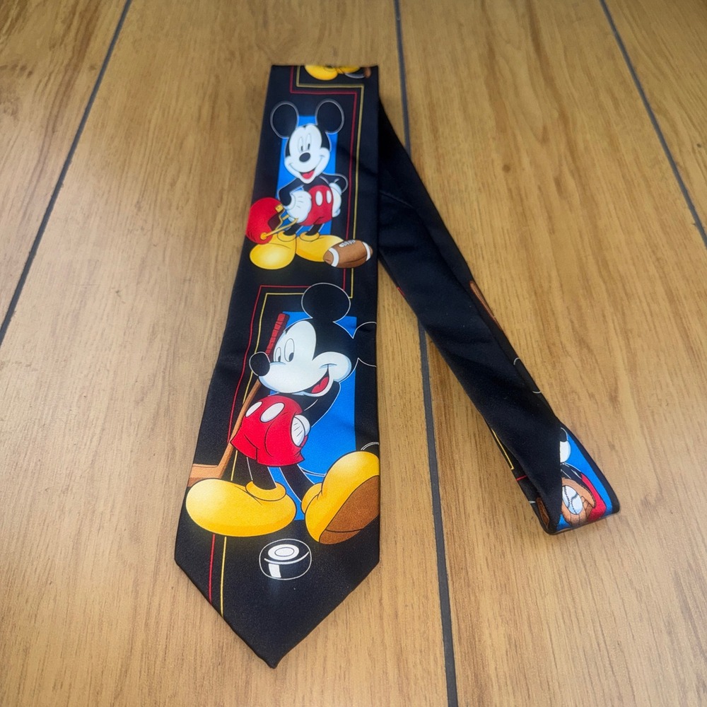 VTG Mickey Unlimited Mens Silk Tie  Mickey Mouse Sports Hockey Football Golf